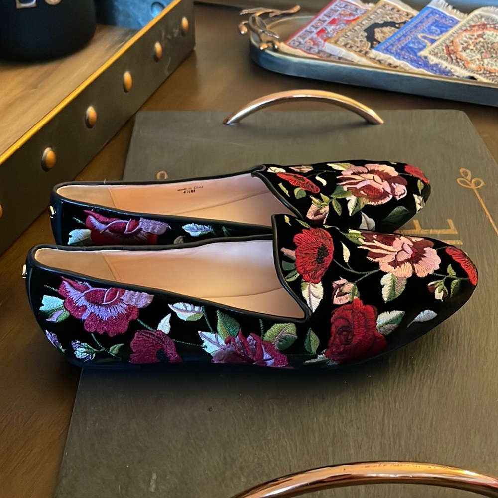 Kate Spade floral embroidered velvet flats sz 6.5
